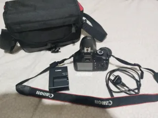 Cámara Canon EOS 4000D Negra