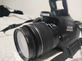Cámara Canon EOS 4000D Negra