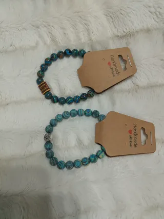 Pulseras de cuentas azul y verde
