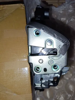 Cerradura Maletero Land Cruiser