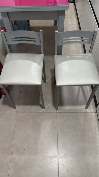 Mesa Comedor Extensible + 2 Sillas