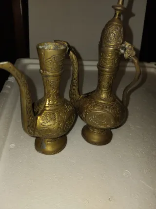 Lote Bronce: Tetera, Jarra y Maceteros