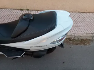 Suzuki Burgman 400 Blanca