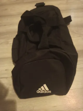 Macuto Adidas pequeño negro