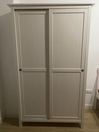 Armario blanco desgastado ikea