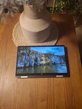 HP Pavilion x360 2023: notebook convertibile con accessori