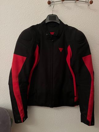 Chaqueta Dainese Negra y Roja