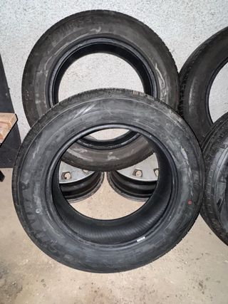 Juego 4 neumáticos 215/65 R17 99V