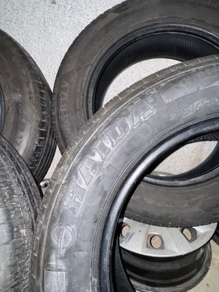 Juego 4 neumáticos 215/65 R17 99V