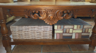 Mesa de centro madera rústica tallada