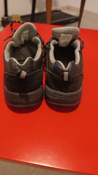 Zapatos de seguridad Exena negros y grises