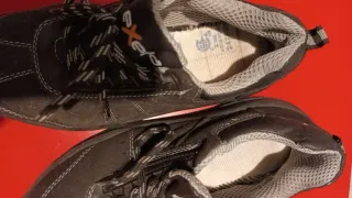 Zapatos de seguridad Exena negros y grises