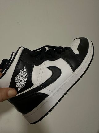 Air Jordan 1 Mid Negro/Blanco