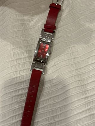 Reloj Tous Rojo y Plateado