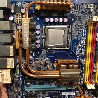 Placa Base Gigabyte GA-EP45-DS3 + Xeon X5460