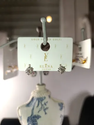 Aretes plateados de Elena Joyas con circonitas