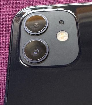 iPhone 12 Apple, batteria 74%, 64GB