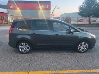 Peugeot 5008 2010