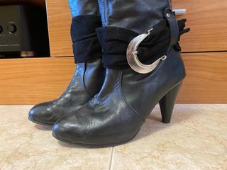 Botas altas de piel negras – Talla 37