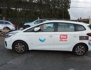 Piloto porton tras der kia 92404a4 carens 5128231