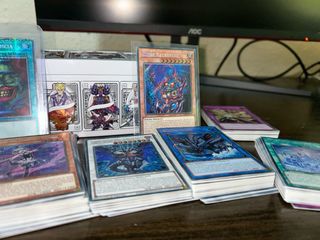 Lote Yu-Gi-Oh incluye la lata