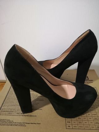 Scarpe eleganti scamosciate nere con tacco alto