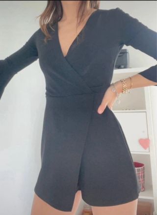 Tuta jumpsuit nera Bershka