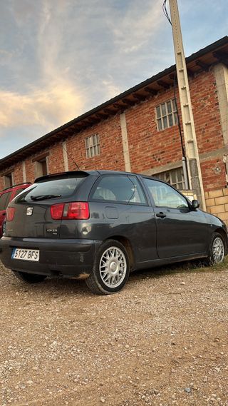 SEAT Ibiza 6K2 2001