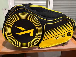 Paletero Kombat Negro y Amarillo