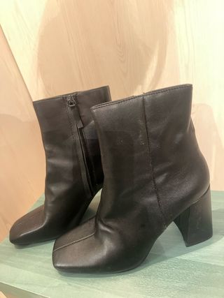 Botín Tacón Punta Cuadrada Talla 39