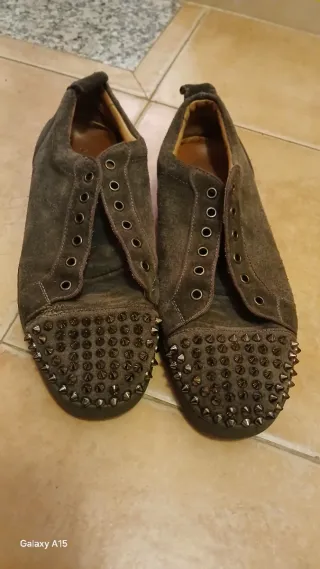 Zapatillas con tachuelas