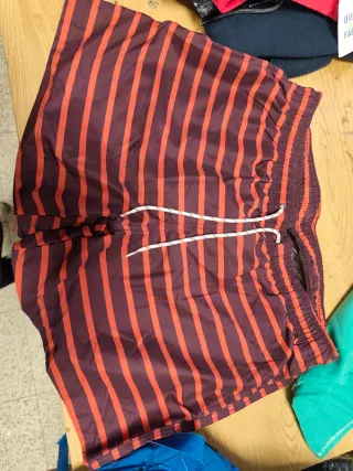 Bañador Springfield Rojo Talla XL, etiqueta