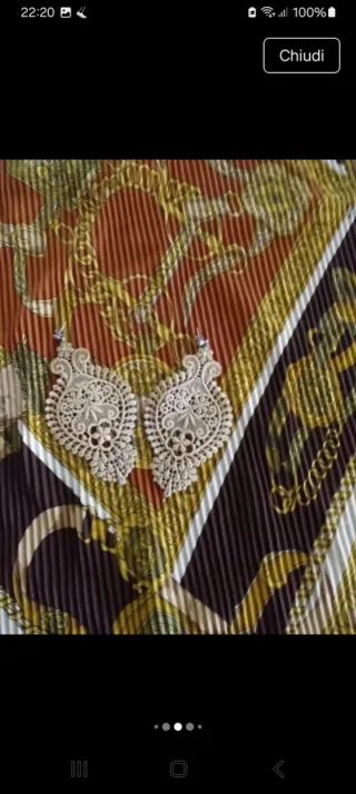Foulard e orecchini