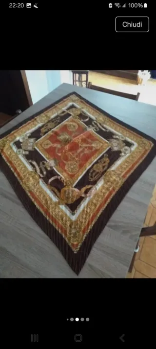 Foulard e orecchini