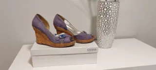 Sandalias cuña Guess by Marciano Lila Talla 38