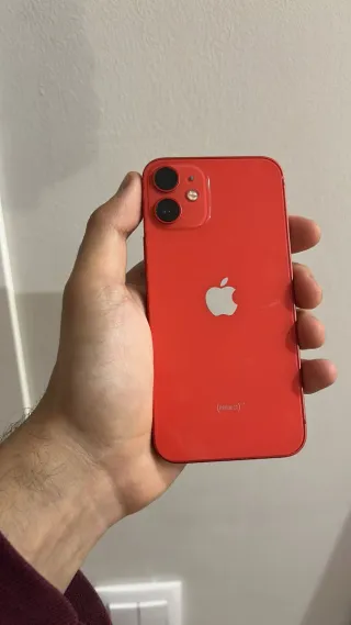 iPhone 12 mini rojo