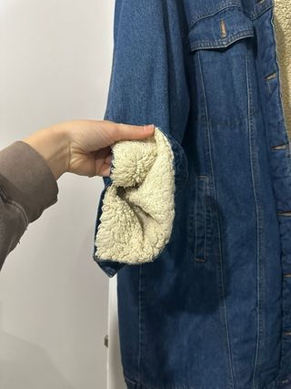 Abrigo vaquero Bershka forro borreguito