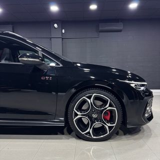 Volkswagen Golf 8.5 GTI 2.0 TSI 265cv DSG