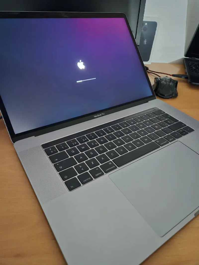 MacBook Pro i7