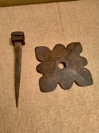 Clavo antiguo hierro forjado