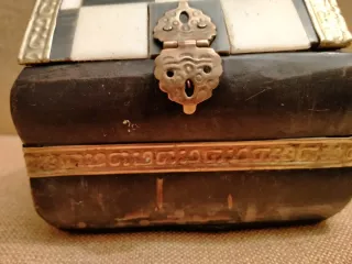 Joyero antiguo ajedrez latón