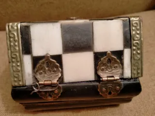 Joyero antiguo ajedrez latón