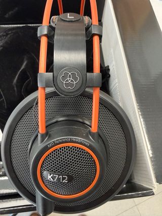 AKG K712 PRO Auriculares con Caja