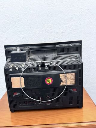 Televisor Vintage Sharp Beige/Negro