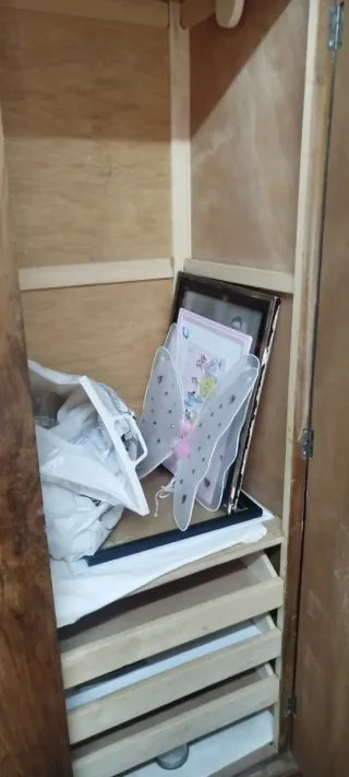 Armario vintage de madera