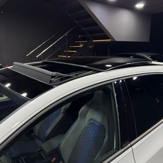 Volkswagen Golf 8.5 R 2.0 TSI 333cv Black Edition