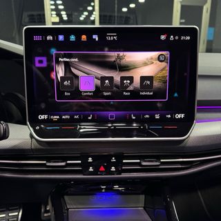 Volkswagen Golf 8.5 R 2.0 TSI 333cv Black Edition