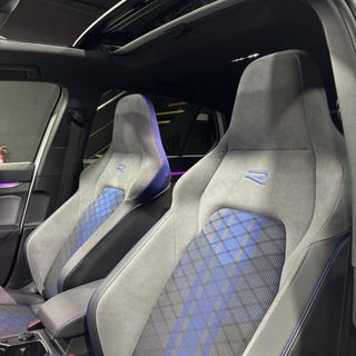 Volkswagen Golf 8.5 R 2.0 TSI 333cv Black Edition