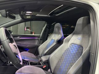 Volkswagen Golf 8.5 R 2.0 TSI 333cv Black Edition