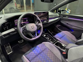 Volkswagen Golf 8.5 R 2.0 TSI 333cv Black Edition